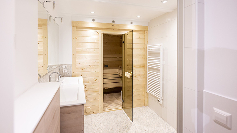 sauna en badkamer in de kelder.